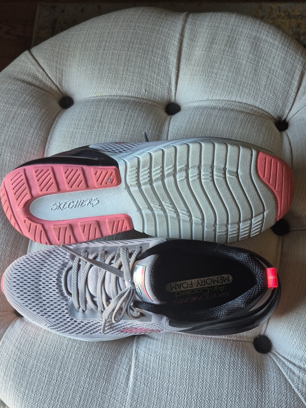 Skechers Gray/Black Patent Slip-on Skech-Knit Memory Foam Sneakers Sz. 9.5 - Picture 5 of 8